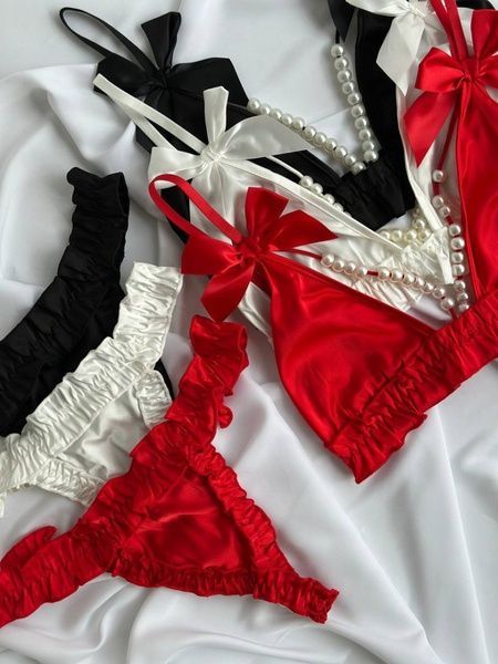 Чорний шовковий еротичний комплект білизни з бантиками та перлинками DO3428-M фото